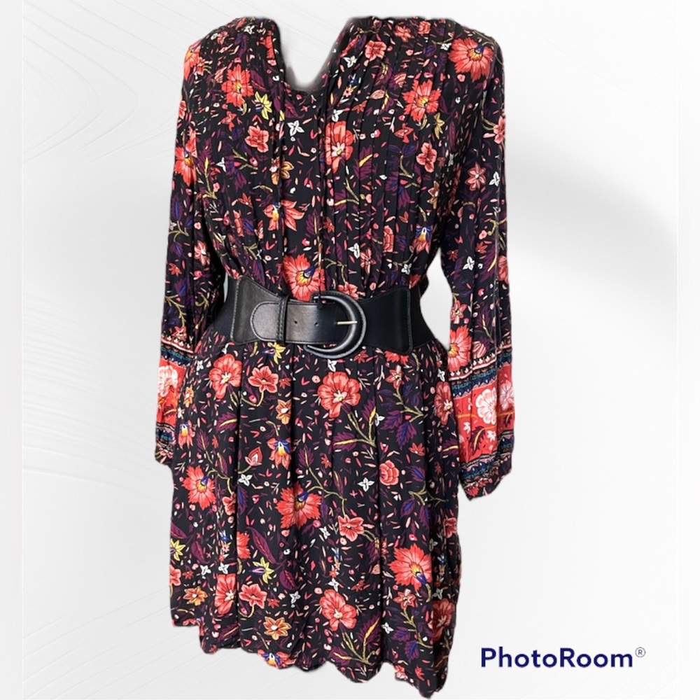 old navy, floral dress, loose fitting with long sleeves. Dr0005